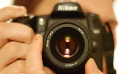 靠三张床垫起步的“流浪CEO” 从穷光蛋到亿万富豪的创业传奇